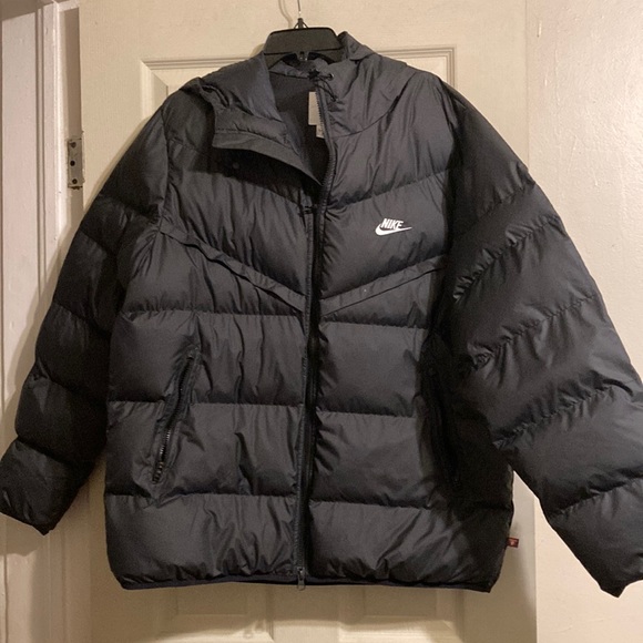 Nike Windrunner PrimaLoft Men’s Storm-fit Hooded Puffer Jacket - Black/Sail - Picture 2 of 14